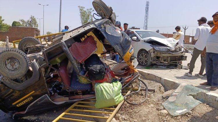 अनियंत्रित कार ने टेंपो में मारी टक्कर, आधा दर्जन घायल