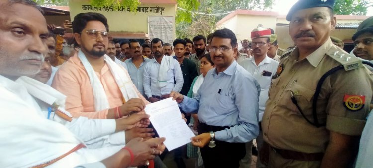 हे भगवान सरकार में लाचार भाजपाई बैठ गए धरने पर