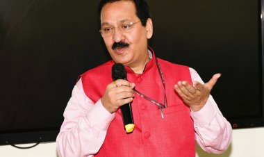 क्रिएटिव सोच से आते हैं बेहतर आइडिया : प्रो. द्विवेदी