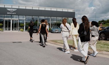 BENTLEY CONTINUES ITS ‘EXTRAORDINARY WOMEN’ GLOBAL INITATIVE WITH VISIT TO CREWE HQ BY SAUDI STUDENTS