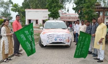 जल जीवन मिशन के प्रचार वाहन को बीडीओ और ब्लॉक प्रमुख ने दिखाया हरी झंडी 