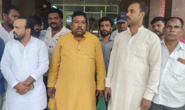 समीक्षा बैठक में प्राधिकरण के रवैये से परेशान हुये रविन्द्र प्रधान 