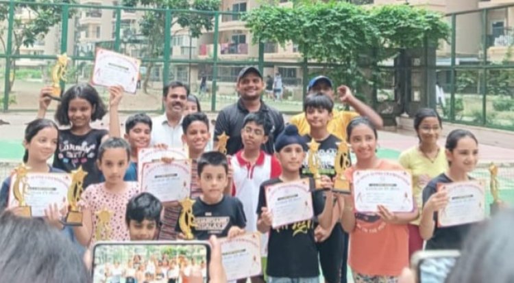 गौर सिटी 14th एवेन्यू में छोटे बच्चों का हुआ टेनिस टूर्नामेंट 