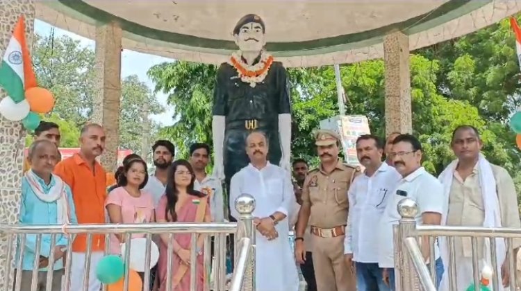 बिरनो प्रमुख ने किया ध्वजारोहण और पौधरोपण कर दिया संदेश