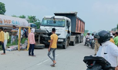 तेज रफ्तार डंपर और विपरीत दिशा से आ रहे ट्रैक्टर में हुआ जोरदार टक्कर