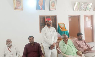 पूर्व मुख्यमंत्री स्वर्गीय मुलायम सिंह यादव की प्रथम पुण्यतिथि पर समाजवादीयों ने दी श्रद्धांजलि 