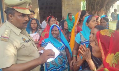 सैकड़ो महिलाओं ने बीडीओ को किया कार्यालय में कैद, पुलिस के छूटे पसीने