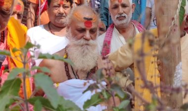 12 वर्षों बाद फिर रचा इतिहास, सिमरिया में अर्धकुंभ का ध्वजारोहण