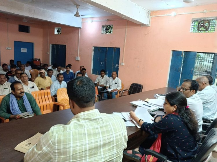 निर्वाचन के कार्यों में लापरवाही बरतने पर होगी संबंधित कर्मचारियों पर कार्यवाही