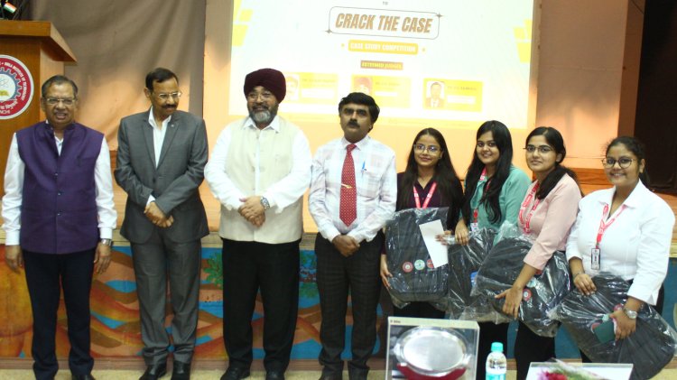 अंतर्राष्ट्रीय कंपनियों पर केस स्टडी प्रतियोगिता में यति वार्ष्णेय की टीम प्रथम 