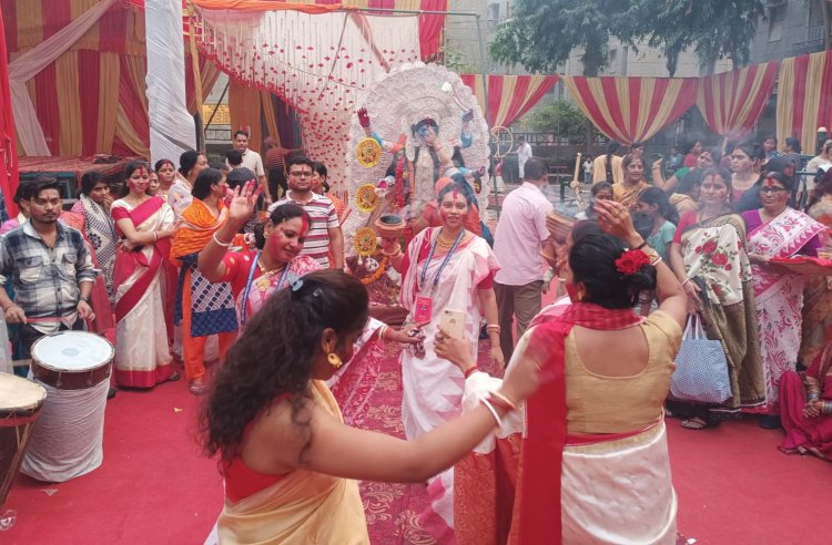 सिंदूर खेला के साथ हुआ काली पूजा का समापन