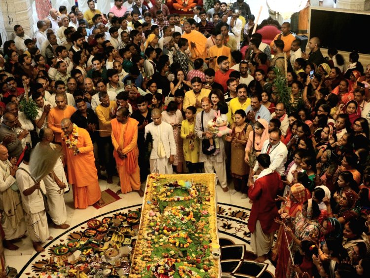 इस्कॉन नोएडा में मनाया गया गिरिराज गोवर्धन पूजा उत्सव