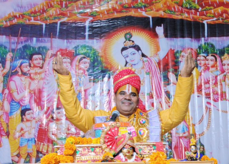 श्रीमद भागवत कथा में श्री कृष्ण जन्मोत्सव की धूम