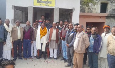 चतुर्थ श्रेणी कर्मचारी हमिद अहमद के सेवानिवृत होने पर हुआ भव्य स्वागत