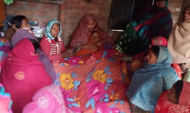 तेज रफ्तार कार की चपेट में आने से मोटर साइकिल सवार की दर्दनाक मौत, कार गड्ढे में पलटी