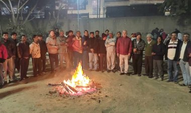 रजत विहार सी ब्लॉक आरडब्ल्यूए ने निवासियों के साथ मनाया लोहड़ी पर्व