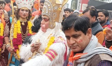 गौर यमुना सिटी निवासियों द्वारा निकाली गई श्री रामलला प्रभात फेरी