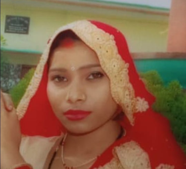 कार की टक्कर से गर्भवती महिला की मौत, एक की हालत गंभीर