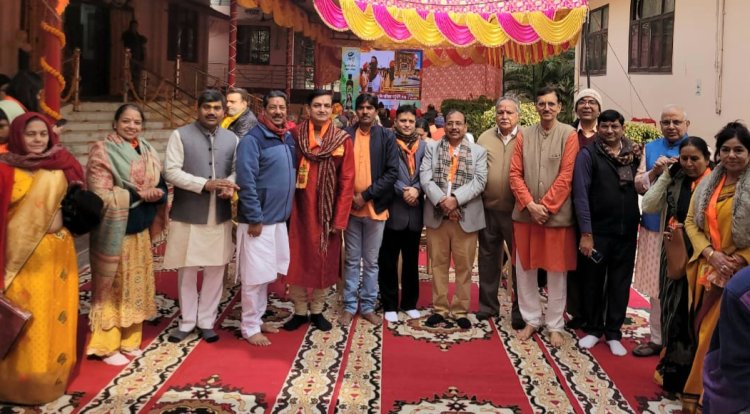 आरडब्ल्यूए 55 ने श्री राम लला प्राण प्रतिष्ठा का एलईडी के माध्यम से कराया लाइव प्रसारण, हुआ सामूहिक भजन कीर्तन