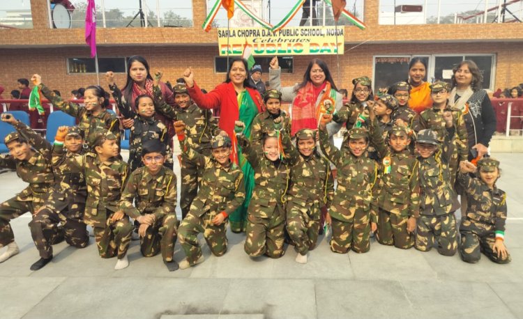 गणतंत्र दिवस समारोह के अवसर पर राष्ट्र भक्ति के रंग में रंगा सरला चोपड़ा डीएवी पब्लिक स्कूल 