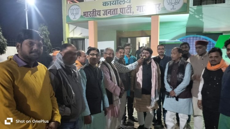 पुर्व मंत्री संगीता बलवंत के राज्य सभा सदस्य निर्वाचित होने पर भाजपाइयों ने फोड़े पटाखे मनाया जश्न