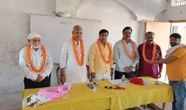 नेशनल यूथ जर्नलिस्ट एसोसिएशन के पदाधिकारियों को हुआ परिचय पत्र वितरण
