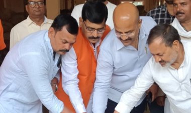 एमएलसी विशाल सिंह चंचल के 41 वें जन्मदिन पर बिरनो प्रमुख ने जनप्रतिनिधियों संग काटा केक
