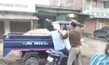 भरे बाजार में दरोगा जी ने मोटर साइकिल सवार वृद्ध को जड़ा थप्पड़