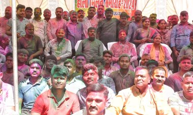 गाजीपुर होली मिलन समारोह में जिला जज,एसपी, डीएम ने खेला होली