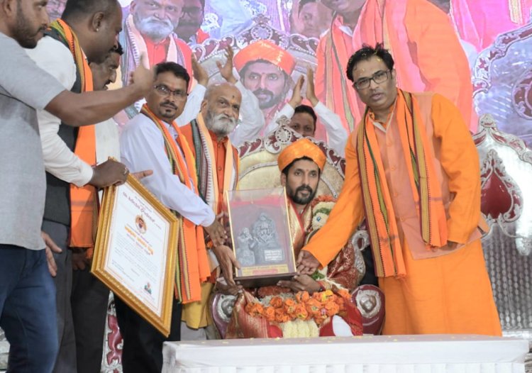 डॉ. हिरेमथ फाउंडेशन ने श्रीराम की मूर्ति बनाने वाले अरुण योगीराज को प्रतिष्ठित 'अभिनव अमरशिल्पी' पुरस्कार से किया सम्मानित