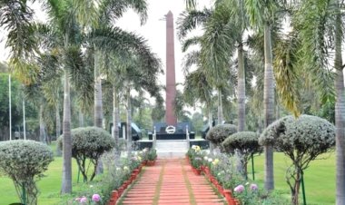 The country's only tri-services memorial, it was dedicated to the nation by the then three service chiefs.