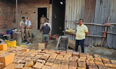 शराब की फैक्ट्री का भंडाफोड़, 15 लाख की शराब के साथ दो तस्कर गिरफ्तार