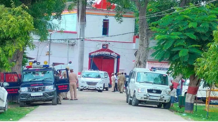 मुख्तार की मौत के बाद बंदियों में खौफ, सब्जी-दाल से परहेज, टमाटर व नमक से खा रहे रोटी