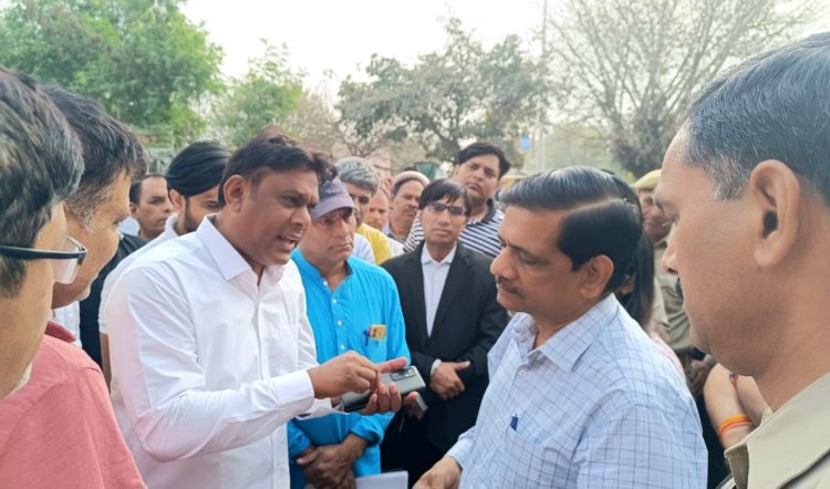 भाकियू मंच ने नोएडा प्राधिकरण का दस्तावे रंग लौट आया