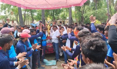 लोकतंत्र का बहुमूल्य हिस्सा है मतदान - दिनेश चौहान 