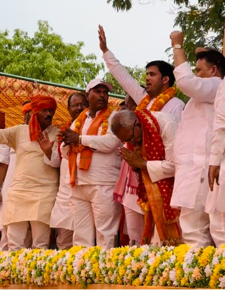 डिप्टी सीएम बृजेश पाठक के उपस्थिति में दो दर्जन से ज्यादा ग्राम प्रधानों ने भाजपा का दामन थामा