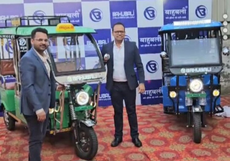 ई-रिक्शा के आने से महिलाओं को इन्हें चलाकर आत्मनिर्भर बनाने की राह मिली