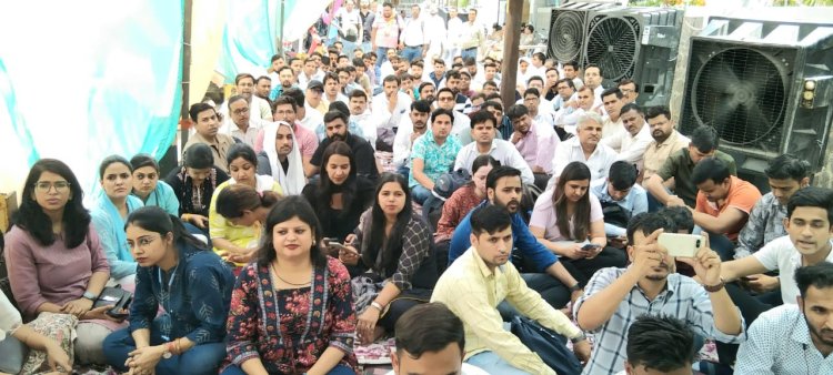 27 सूत्री माँगों के समर्थन में किया एक दिवसीय धरना प्रदर्शन