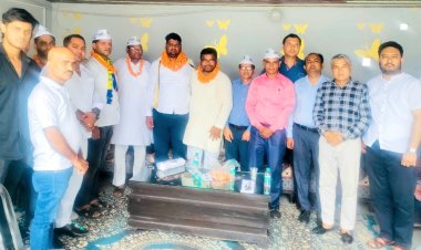 आप की मासिक बैठक सम्पन्न