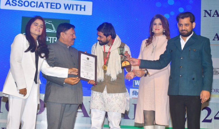 दुर्गा प्रसाद दूबे को मिला 'नेशनल आईकॉनिक अवार्ड 2024'