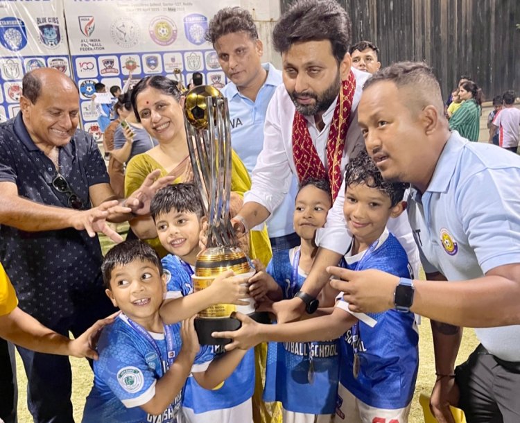 नोएडा ब्लू कब्स लीग के फाइनल मैच मे बरुआ फुटबॉल अकादमी ने डीपीएस नोएडा को हरा कर ट्रॉफी पर किया कब्जा