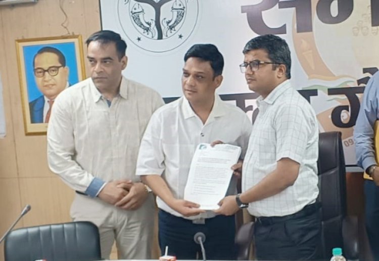 लीज होल्ड औद्योगिक क्षेत्र को फ्री होल्ड किए जाने की मुहिम में आईआईए नोयडा चैप्टर प्रतिनिधिमंडल ने जिलाधिकारी को सौंपा ज्ञापन