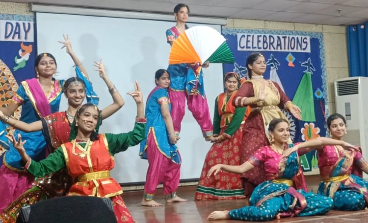 विश्व भारती पब्लिक स्कूल में मनाया गया स्वतंत्रता दिवस समारोह