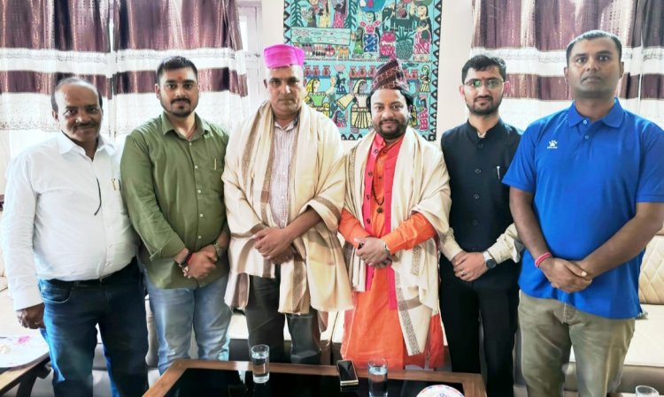 भारत–नेपाल सांस्कृतिक संबंधों को नई दिशा देंगे गुरुजी गौतम ऋषि, जनकपुर में हुआ भव्य स्वागत