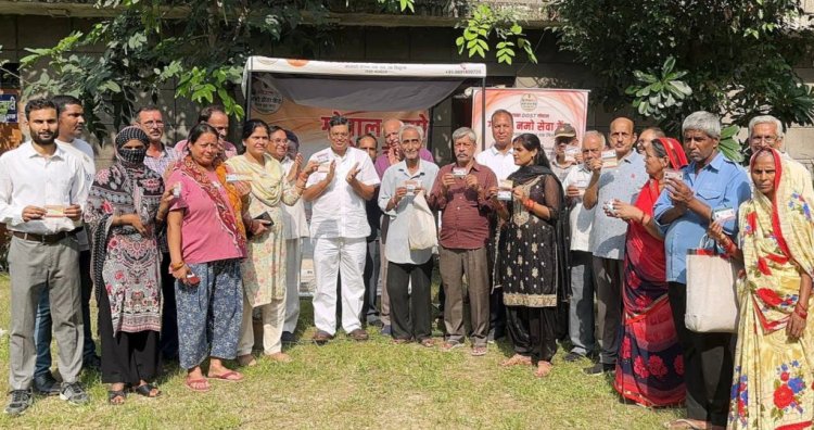 गोपाल नमो सेवा केंद्र के द्वारा आयुष्मान कार्ड और ई-श्रमकार्ड शिविर का आयोजन