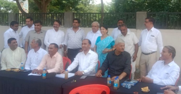 ब्रह्मपाल ने लव लश्कर के साथ किया ईटा प्रथम आरडब्ल्यूए अध्यक्ष पद का नामांकन 