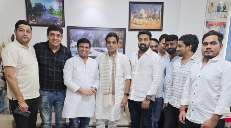 विधायक पंकज सिंह ने किया नोवरा से संवाद , कई  ग्रामीण मुद्दों पर बनी बात 