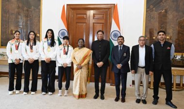 बीएफआई पदाधिकारियों और पदक विजेता बॉक्सरों के साथ राष्ट्रपति से मिले राजेश भारद्वाज