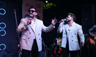 लाइव कॉन्सर्ट में अख़्तर ब्रदर्स के सुरों की ताल पर झूमे छात्र-छात्रा