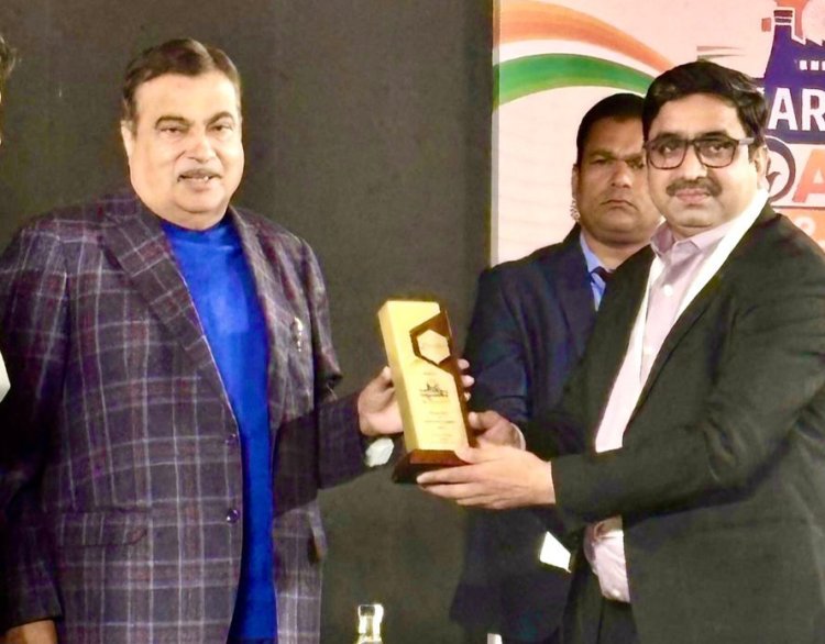 नितिन गडकरी ने जॉइंट सोलर को नवीकरणीय ऊर्जा में उत्कृष्टता के लिए सम्मानित किया